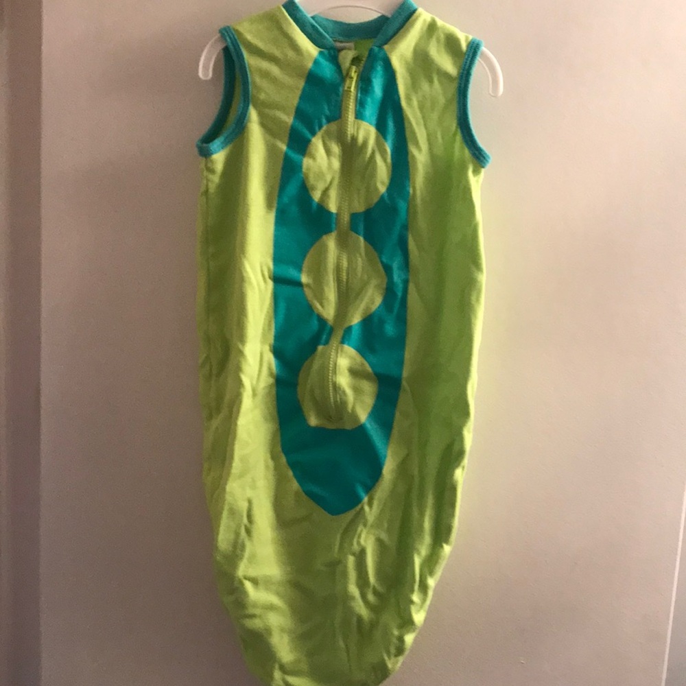 Peapod costume